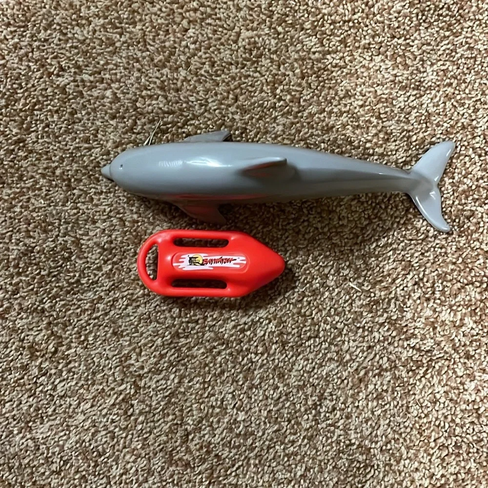 VTG 1994 Baywatch Barbie & 8” Dolphin with talking sounds & accessories